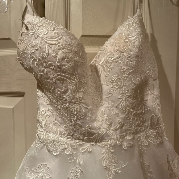 Lis Simon Wedding/Debutant Dress Size 8 - Picture 3 of 8